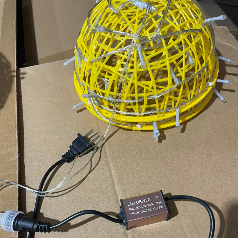 Moderne Art Deco Solar Wasserdicht Weben Ball Hängend PVC Kunststoff LED Außenlicht Landschaft Beleuchtung Für Garten | Karnz