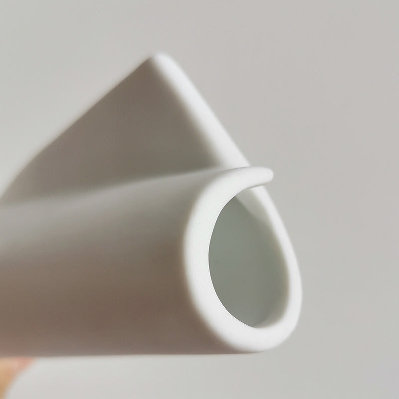 Zeitgenössische geometrische Keramik Vase Karnz