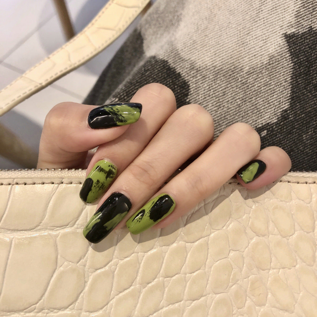 Kreative Nagelkunst im modernen Design Karnz