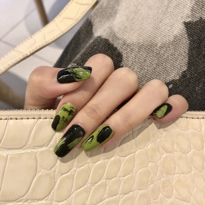 Kreative Nagelkunst im modernen Design Karnz