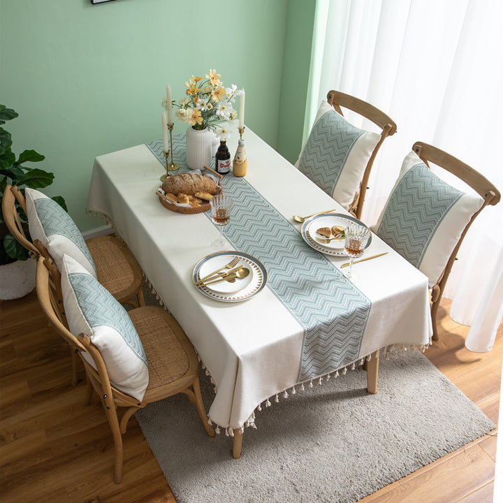 Elegante gewebte Tischdecke mit Quastenfransen