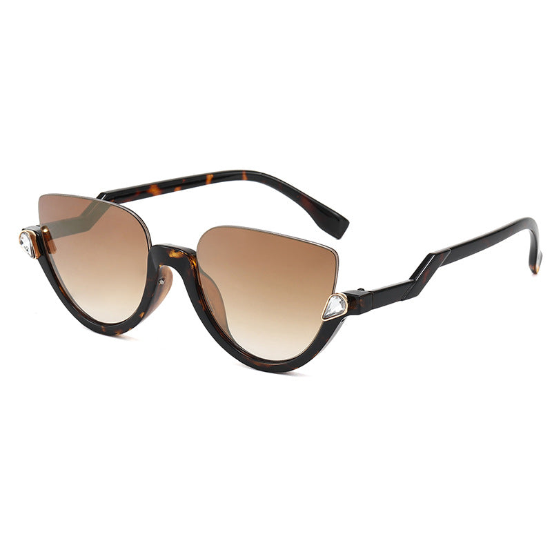 Damen Cat-Eye Sonnenbrille mit glamourösen Steinakzenten Karnz
