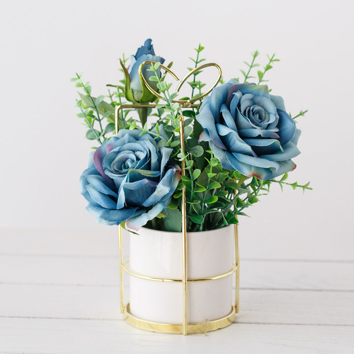 Künstliches Pfingstrosen-Blumenarrangement in Keramiktopf mit goldenen Drahtträger