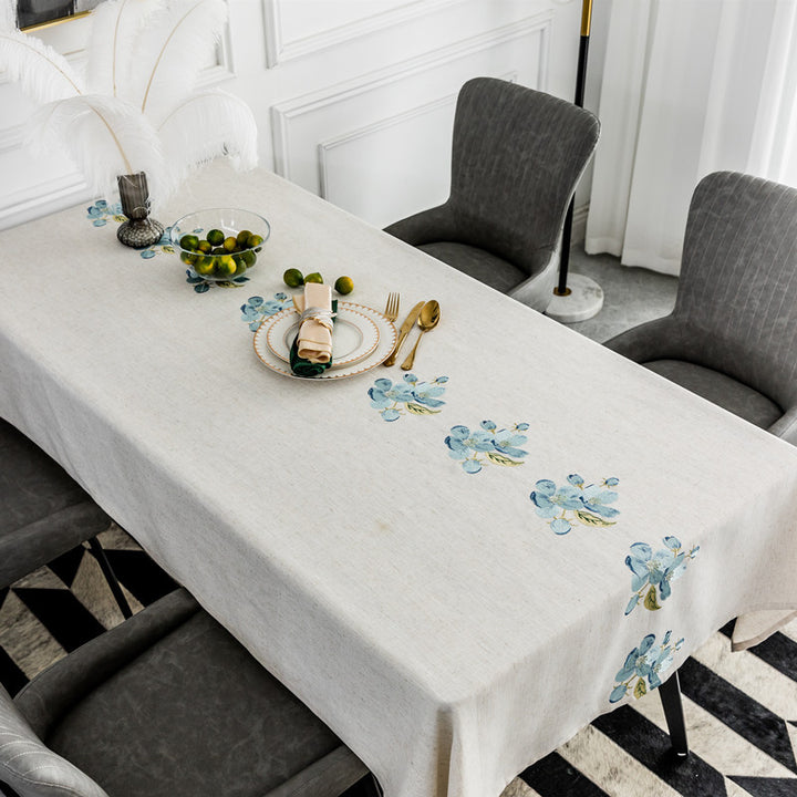 Elegante florale gestickte Tischdecke