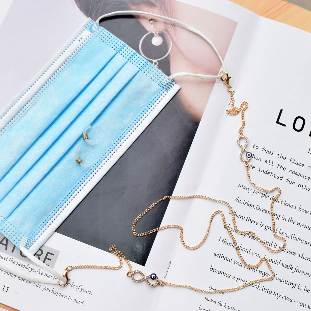 Elegante Brillenkette mit schützendem Charm Karnz