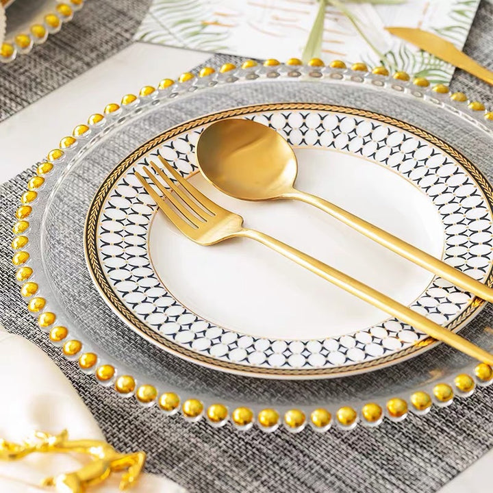 Luxuriöser Metall-Serviettenring mit griechischem Mäanderornament