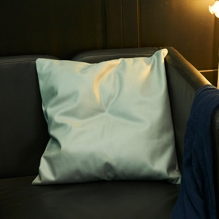 Dekoratives Satin-Kissen