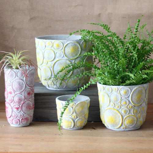 Dekorative Blumenvase aus keramik mit Reliefstruktur Karnz