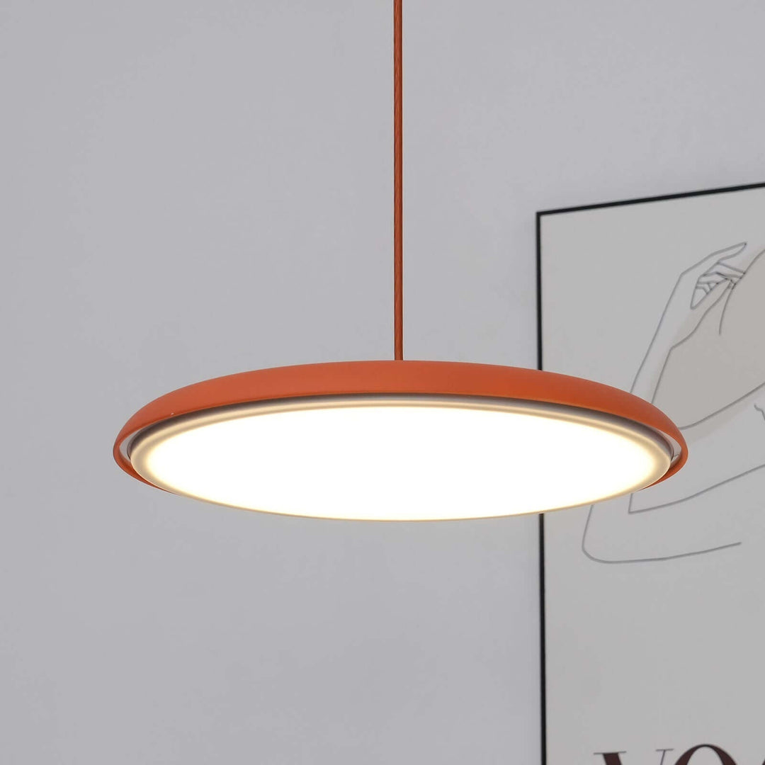 Hängelampe mit schlichter Form für moderne Interieurs