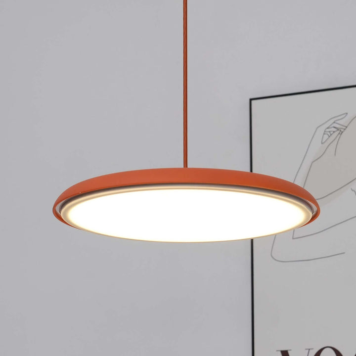 Hängelampe mit schlichter Form für moderne Interieurs
