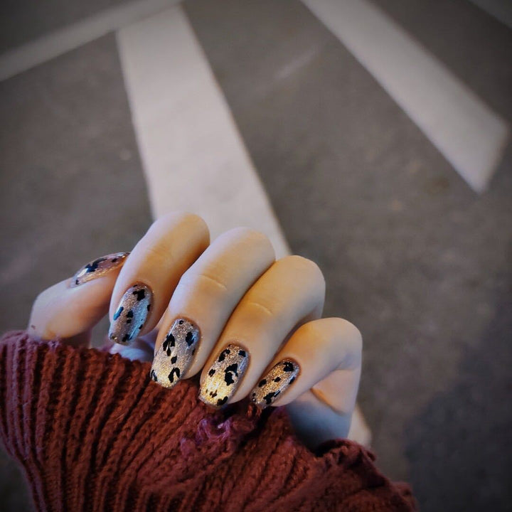 Glamouröse Nagelkunst mit Glitzereffekten Karnz