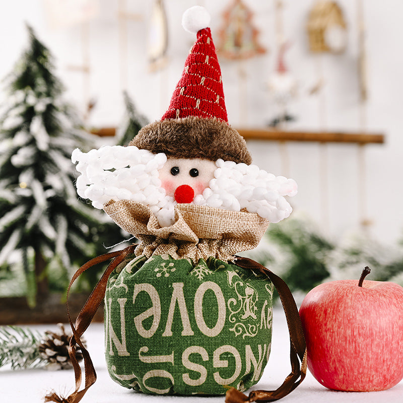 Niedliche Weihnachtsfigur mit Herzbeutel Karnz