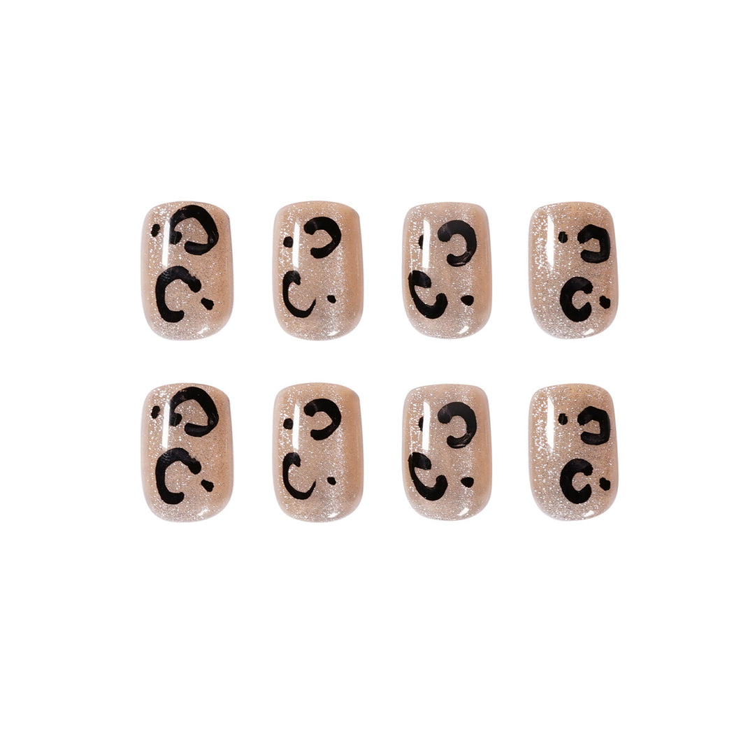 Glamouröse Nagelkunst mit Glitzereffekten Karnz