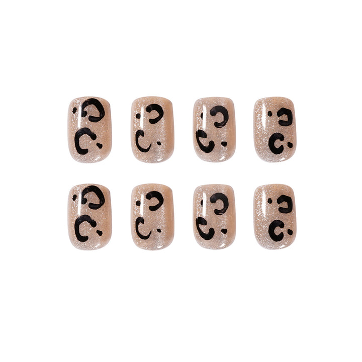 Glamouröse Nagelkunst mit Glitzereffekten Karnz