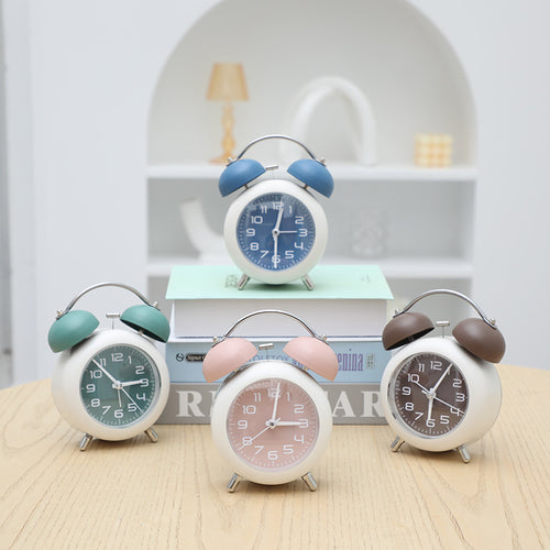 Retro Wecker mit Klassischem Design Karnz