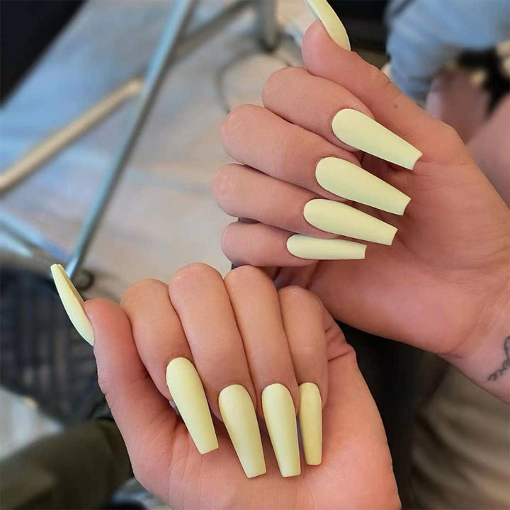 Künstliche Nagelverlängerungen Karnz