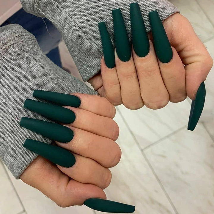 Künstliche Nagelverlängerungen Karnz