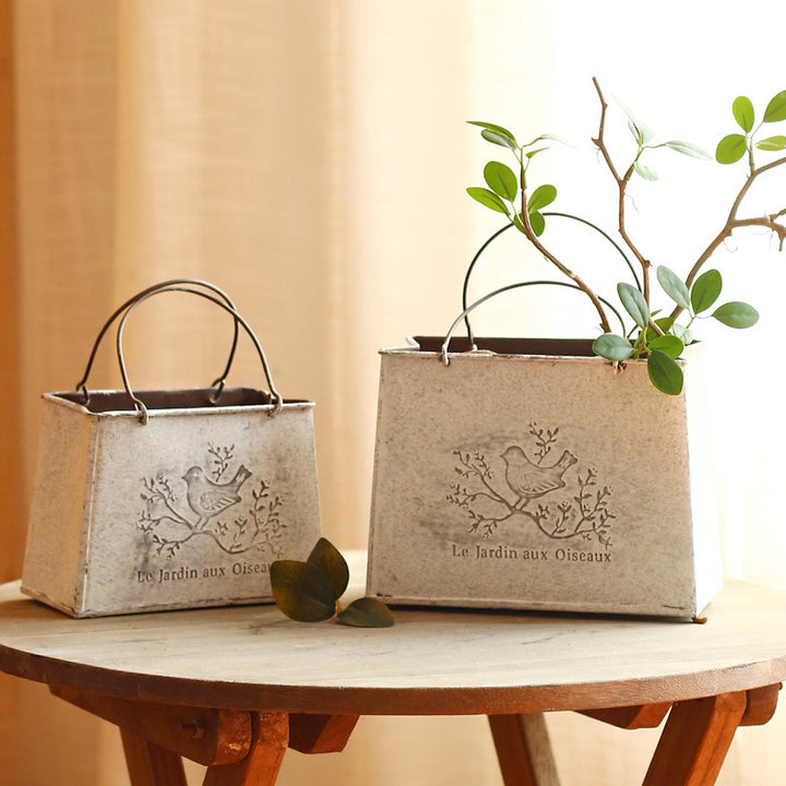 Dekorative Metallbox Karnz