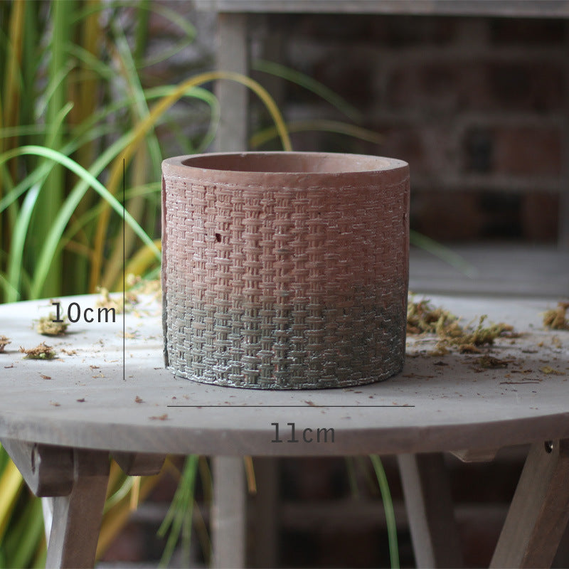 Dekorativer Blumentopf mit geflochtenem Design Karnz