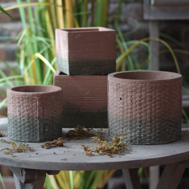 Dekorativer Blumentopf mit geflochtenem Design Karnz