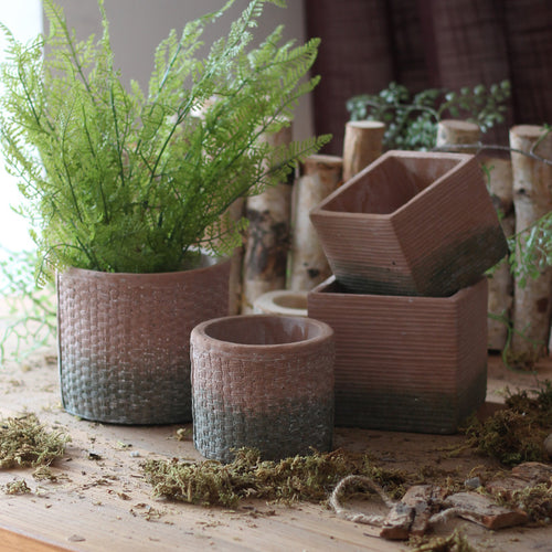 Dekorativer Blumentopf mit geflochtenem Design Karnz