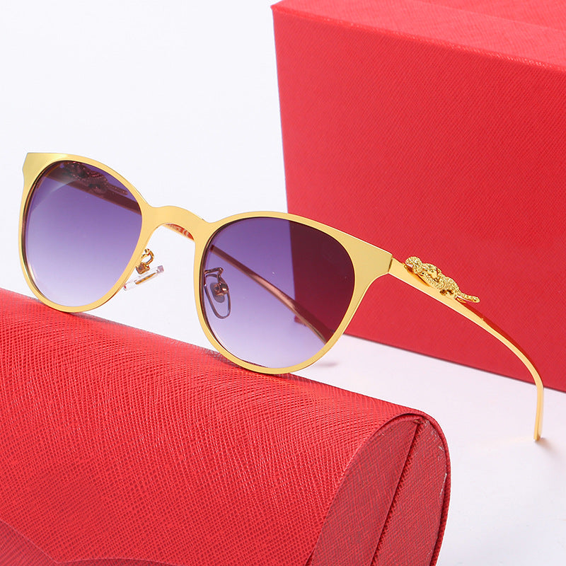Damen Korrektionsbrille mit exklusivem Katzenaugenrahmen und luxuriösen Akzenten Karnz