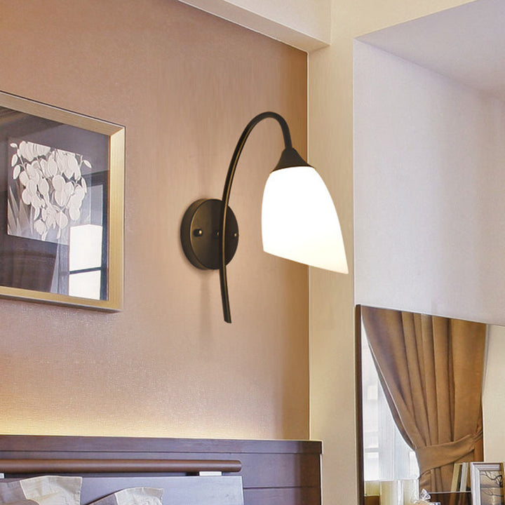 Schwarze Ausführung Gänsekopf Wandlampe Rustikales Metall 1 Glühbirne Schlafzimmer Wandleuchte mit Milchglasschirm | Karnz