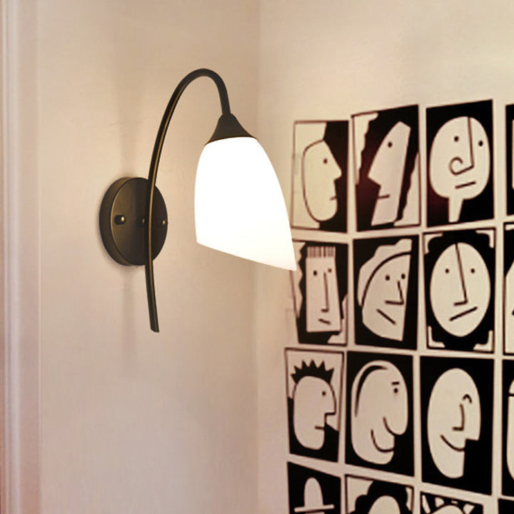 Schwarze Ausführung Gänsekopf Wandlampe Rustikales Metall 1 Glühbirne Schlafzimmer Wandleuchte mit Milchglasschirm | Karnz