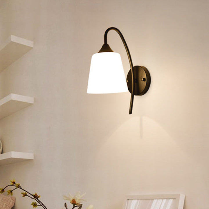 Schwarze Ausführung Gänsekopf Wandlampe Rustikales Metall 1 Glühbirne Schlafzimmer Wandleuchte mit Milchglasschirm | Karnz