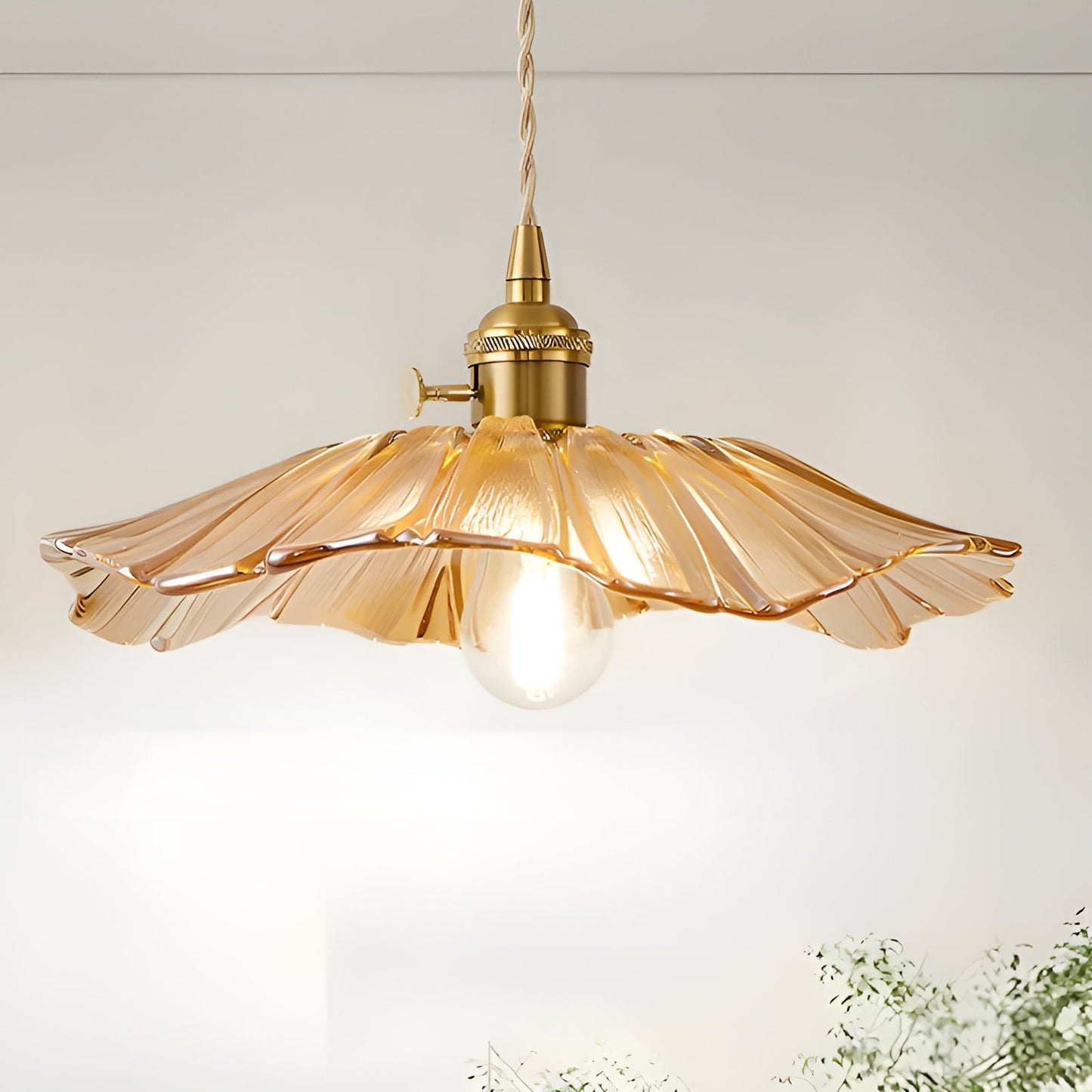 Hängeleuchte mit floralem Motiv – Warmes Licht & stilvolles Design | Für Ihr Zuhause | Karnz