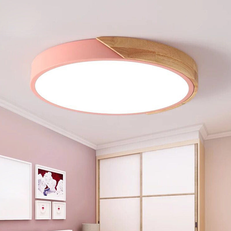 Moderne LED-Deckenleuchte fürs Schlafzimmer – Energiesparende Einbauleuchte aus Acryl und Metall, verschiedene Farben