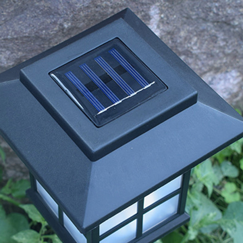 Traditionelle europäische wasserdichte solarbetriebene ABS-PC-Kunststoff rechteckige LED-Landschaftsbeleuchtung für den Garten | Karnz