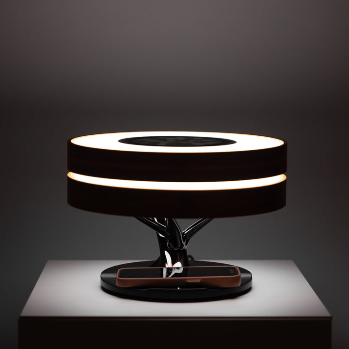 LumeCharge - Minimalistische LED Tischlampe mit kabelloser Ladung | Karnz