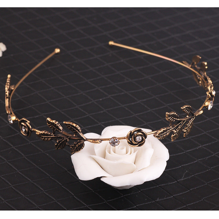 Damen Elegante Haarband mit luxuriösen Blattdesign Karnz