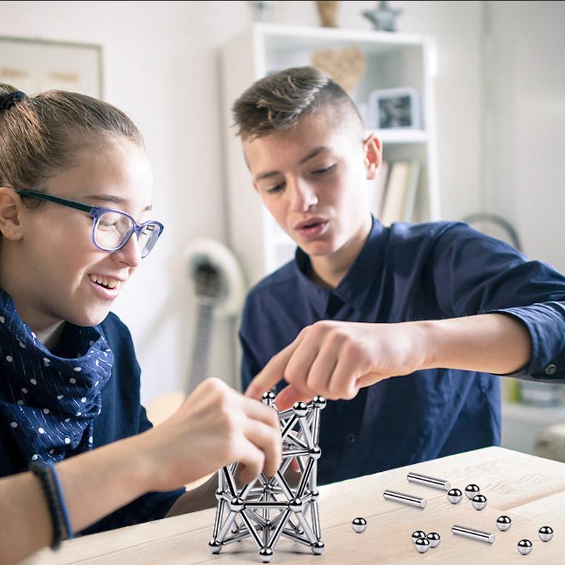 DIY-Set aus Magnetkugeln und -stäben