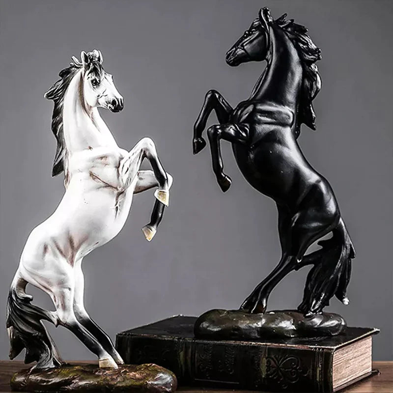 Stehendes Pferde Ornament Karnz
