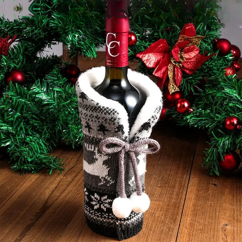 Weihnachtliche Flaschenhülle mit Fellkragen – Festliche Hülle für Weinflaschen, Wichtel-Deko für Weihnachten, Perfekt als Geschenkverpackung | Karnz