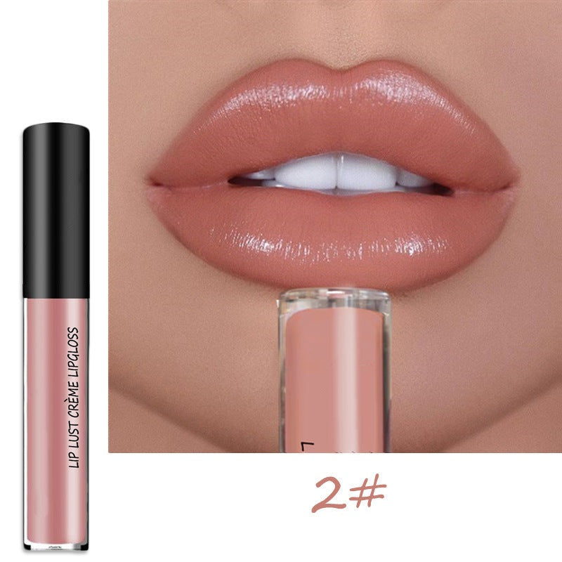 Wasserfester Lippenstift mit cremiger Textur