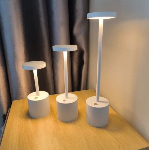 Sandsberg | LumaLite Wiederaufladbare LED-Tischlampe | Kabellos | Dimmbar | Modernes Design für Restaurants und Zuhause