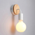 Nordische Wandlampe mit Glühbirne - Zeitlose Beleuchtung
