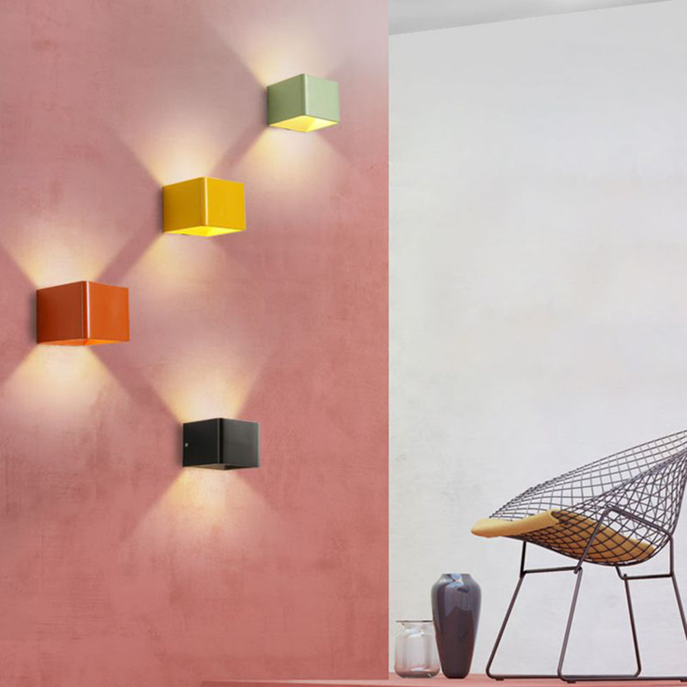 LumiBox - Quadratische LED-Wandlampe | Modernes Design in Schwarz, Weiß und Grün für Schlafzimmer und Wohnzimmer | Karnz