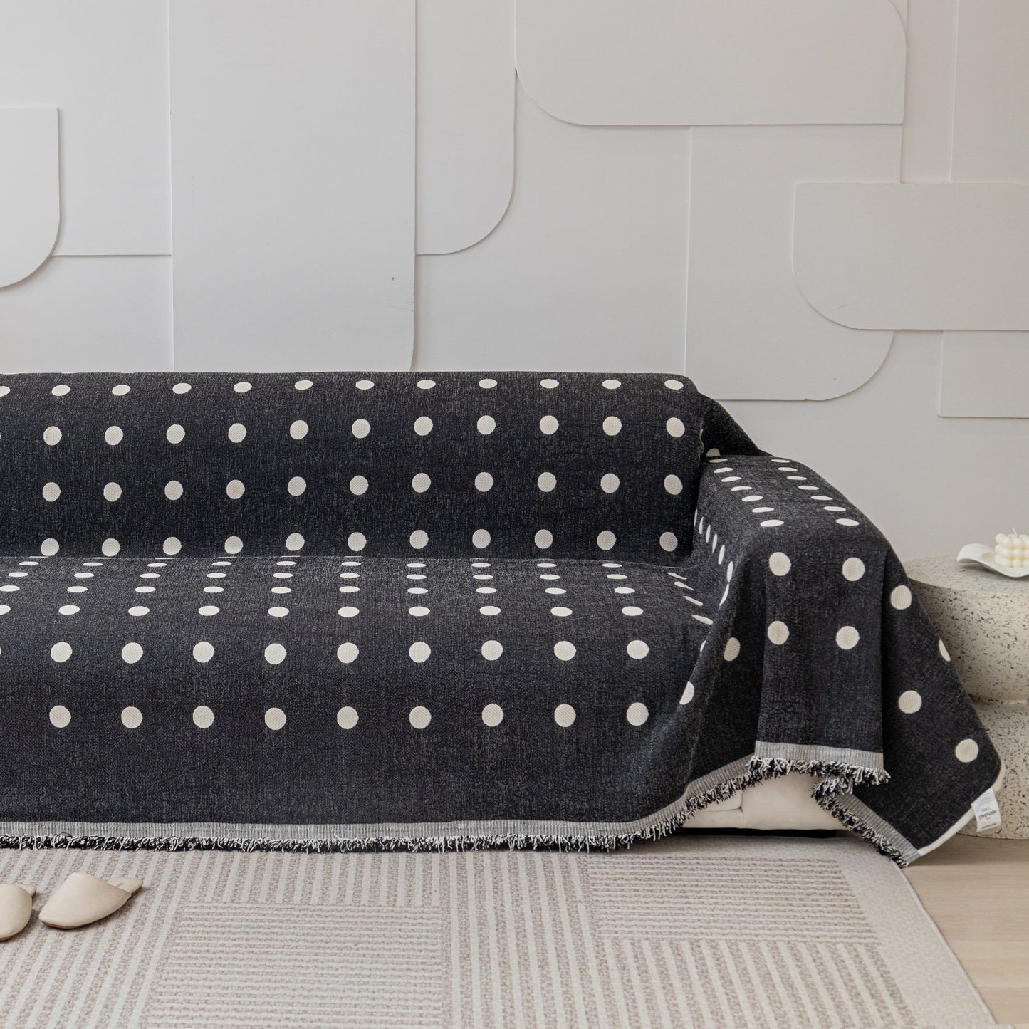 Schwarze Boba Wende-Komfortsofa-Abdeckung - Modern, Stilvoll & Strapazierfähig Sofa Schutz | Karnz