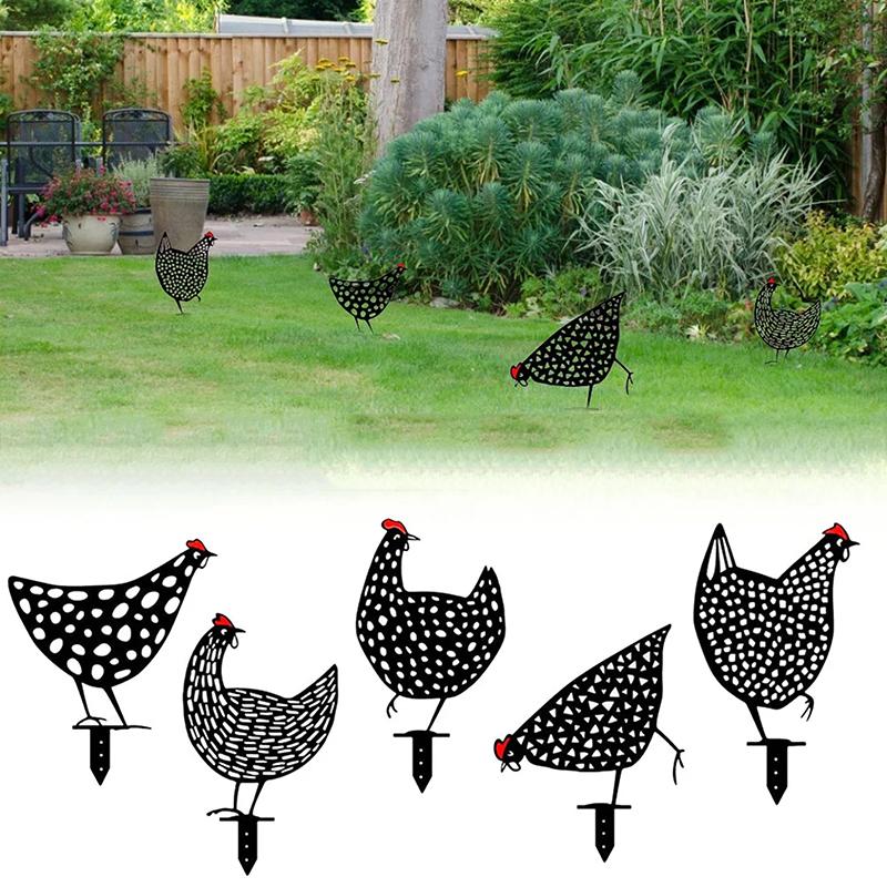 Dekoratives Huhn als Gartendekoration