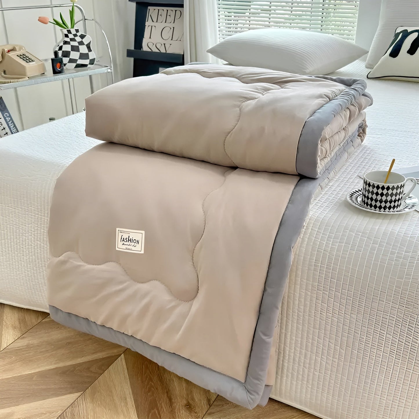 Leichte Tagesdecke für den Sommer – Atmungsaktiv & Vielseitig | Für Sofa, Bett & Reisen | Karnz