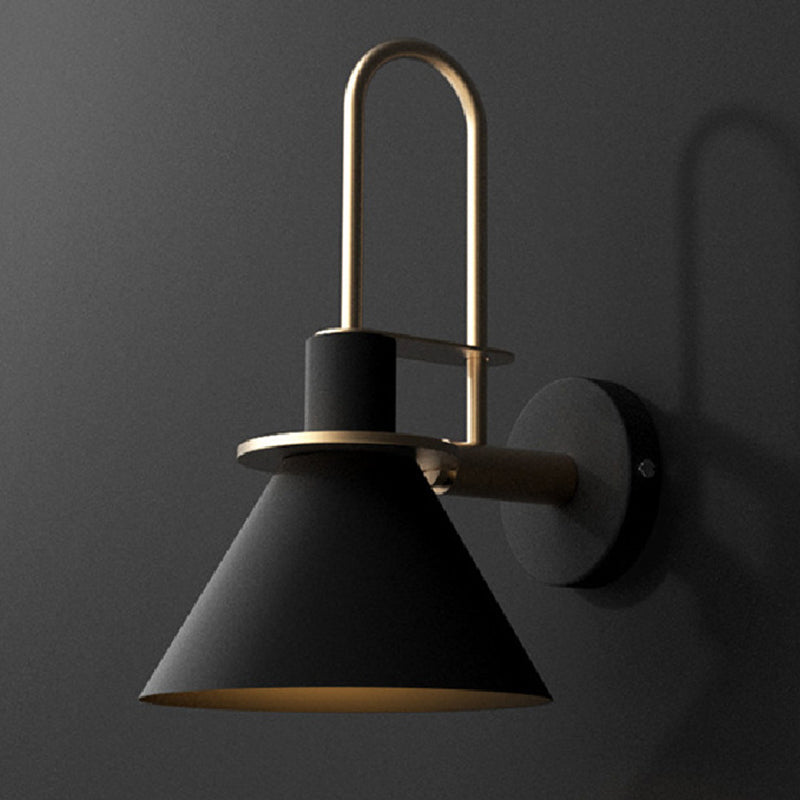 1 Licht Nachttisch Wandleuchte Einfache Schwarz/Weiß/Grün Wandleuchte mit Konischem Metallschirm | Karnz