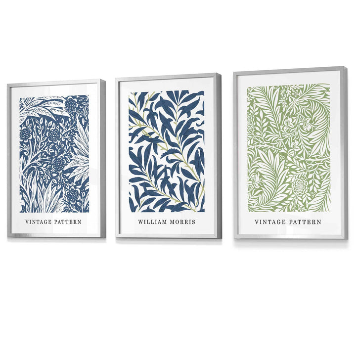 Wandbild mit gerahmten Vintage-Blumenmotiven im Stil von William Morris in Blau und Grün