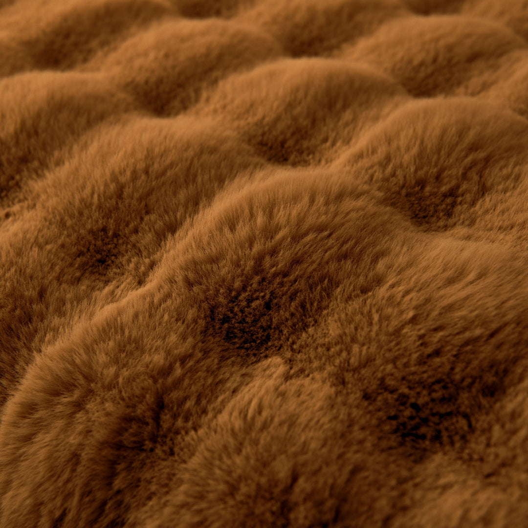 Luxe Ripple Faux Fur Sofa Cover - Modern, Stylisch & Langlebig Sofa Schutz | Karnz