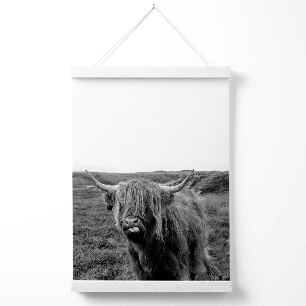 Freches Hochlandrind-Tierposter (Schwarz-Weiß-Foto) mit Aufhänger