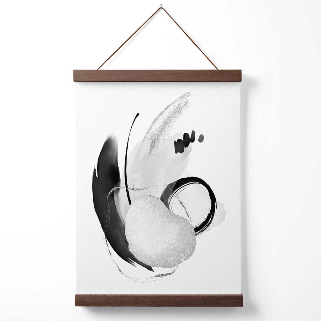 Poster mit abstrakten schwarz-weißen Aquarellformen und Aufhänger