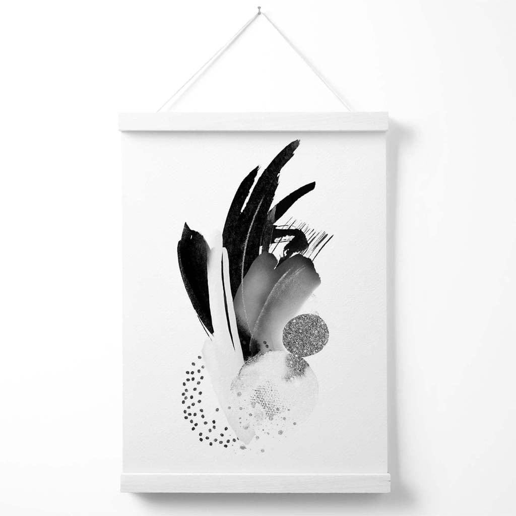 Poster mit abstrakten Aquarellformen in Schwarz-Weiß und Aufhänger